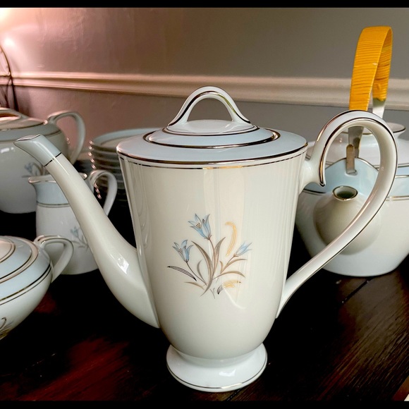 Noritake Bone China tea set. 84 piece. - Picture 3 of 10